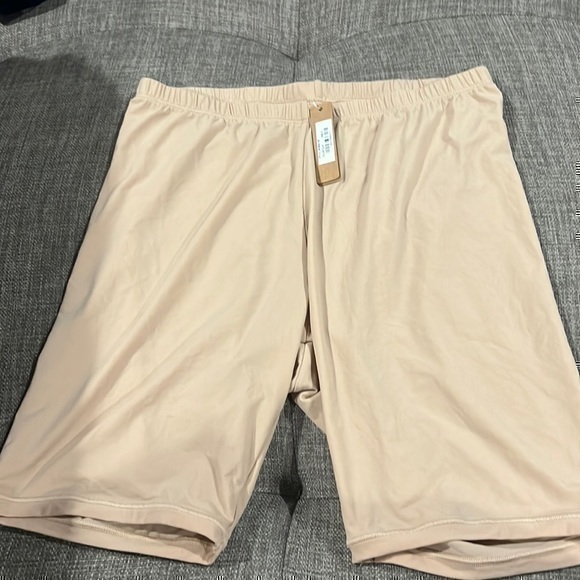 SKIMS Pants - Skims Fits Everybody Bike Shorts